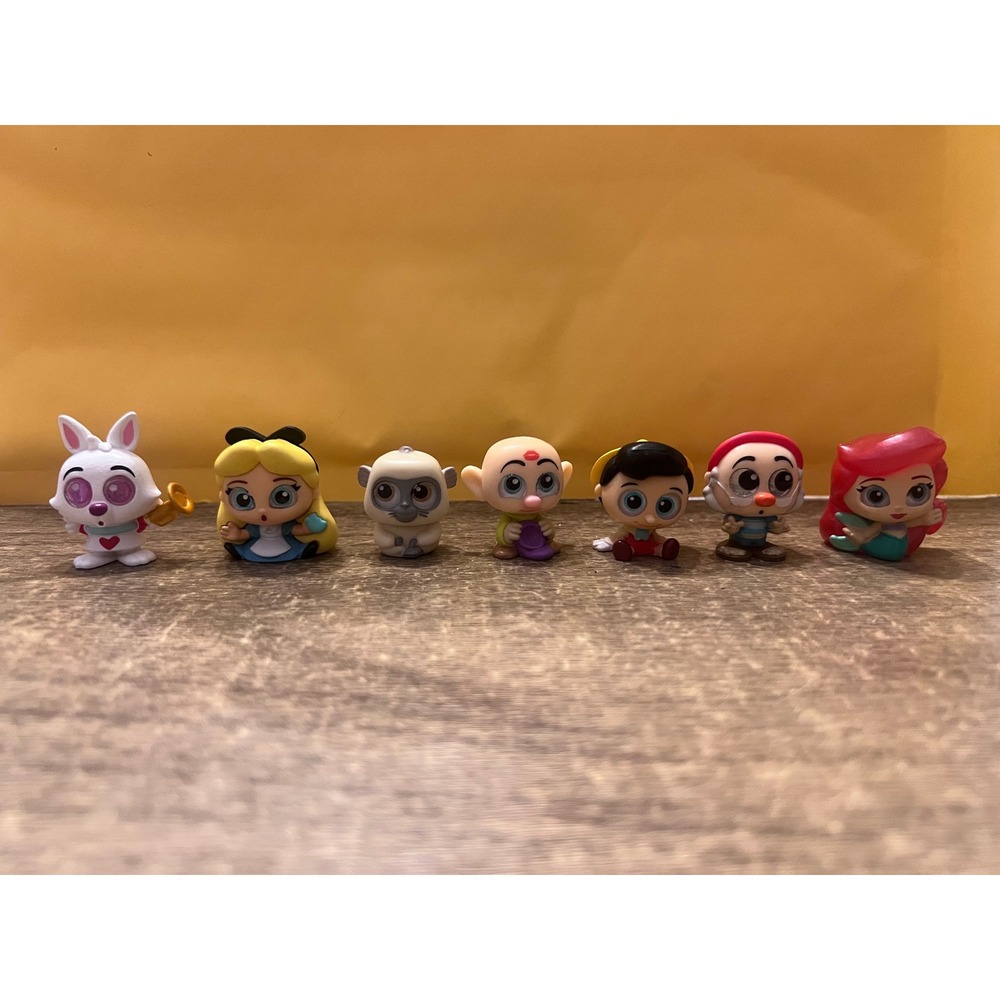 Disney Doorables Mixed Series 6 Lot Total Of 8 Alice Ariel Dopey Pinocchio